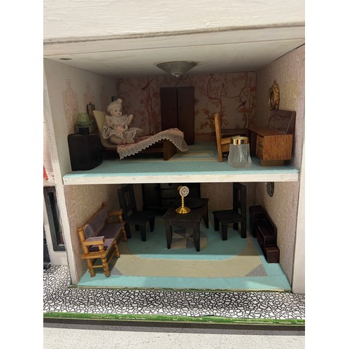 260 - Art deco style dolls house