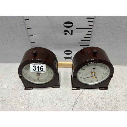 316 - 2 Bakelite clocks