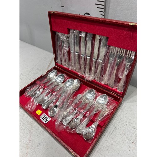 389 - Kings pattern cutlery set in box