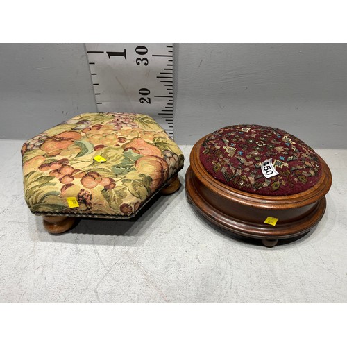 450 - 2 Vintage stools