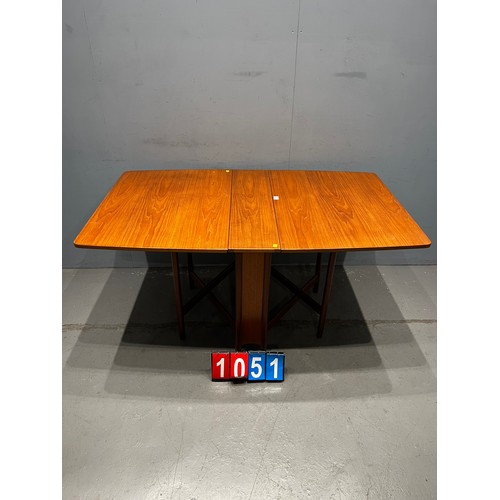 1051 - McIntosh mid century teak drop leaf table