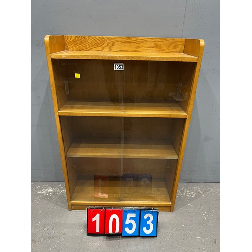 1053 - Mid century sliding door bookcase