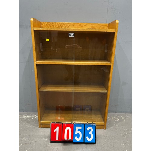 1053 - Mid century sliding door bookcase