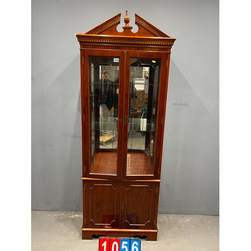 1056 - Vintage yew wood mirror back display cabinet