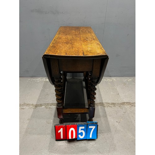 1057 - 1920's oak barley twist drop leaf table clean