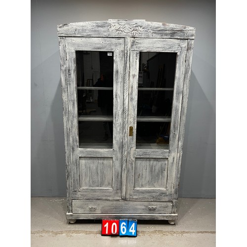 1064 - French style shabby-chique display cabinet