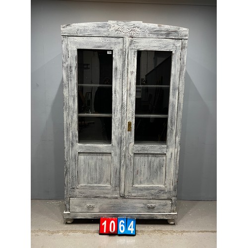 1064 - French style shabby-chique display cabinet