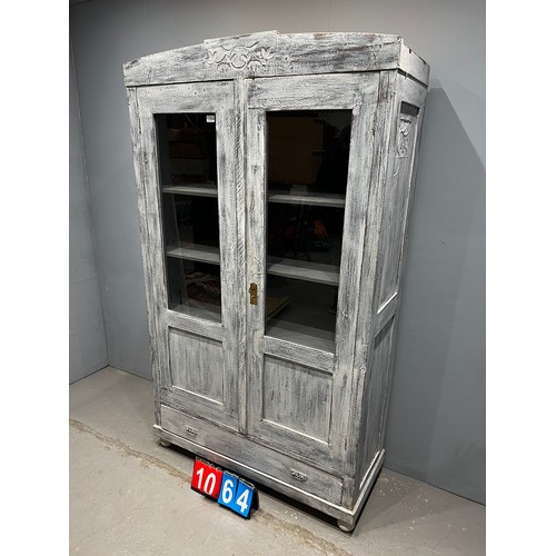 1064 - French style shabby-chique display cabinet