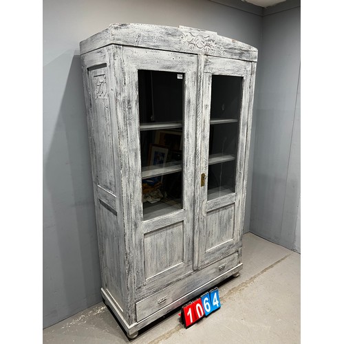 1064 - French style shabby-chique display cabinet