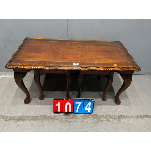 1074 - Vintage mahogany nest of tables with pie crust edges