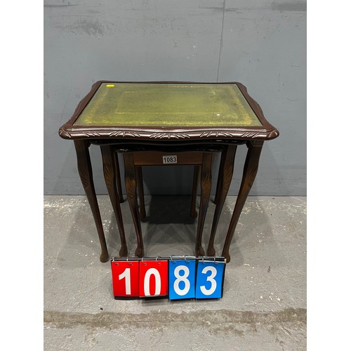 1083 - Vintage mahogany leather top nest of tables