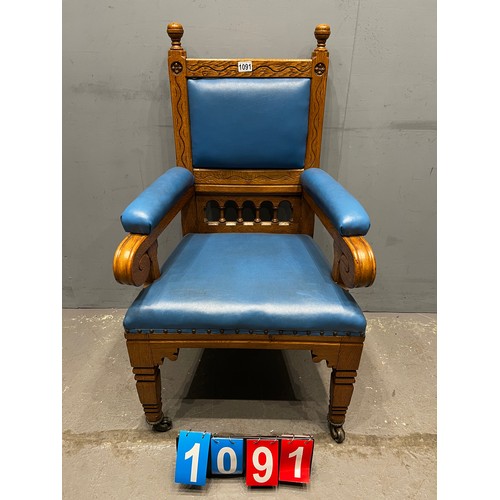 1091 - Vintage oak throne chair in blue leather