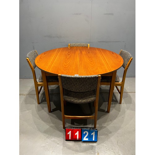 1121 - Mid century round teak table & 4 chairs