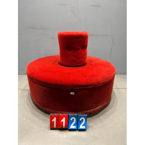 1122 - Vintage banquette sofa in red (missing a caster)