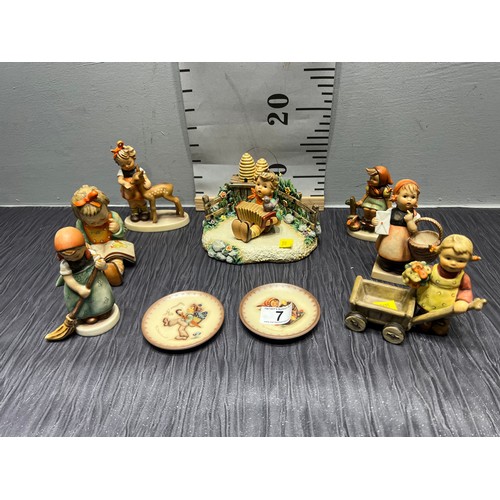 7 - 9 Pieces gobel figures etc tray not inc