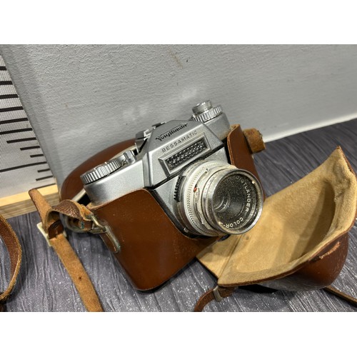 65 - 2 Vintage cameras ensign, voight hander