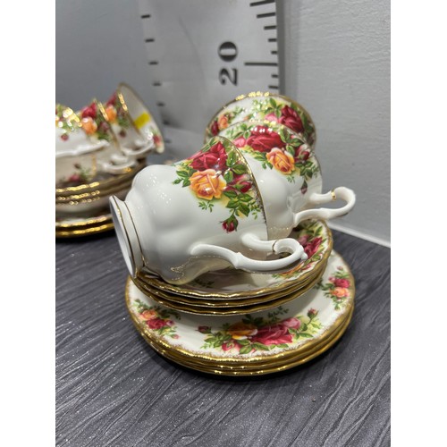 89 - Royal Albert country rose 6 place tea set