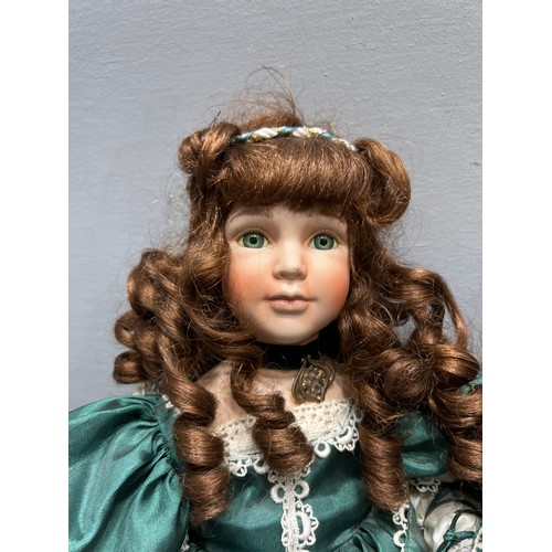 174 - Box vintage dolls