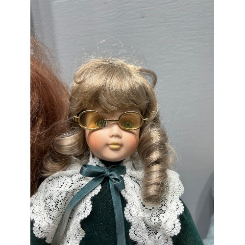 174 - Box vintage dolls