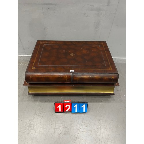 1211 - Vintage book style coffee table with drawers