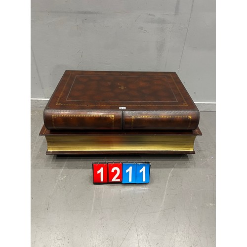 1211 - Vintage book style coffee table with drawers