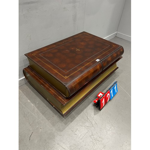 1211 - Vintage book style coffee table with drawers