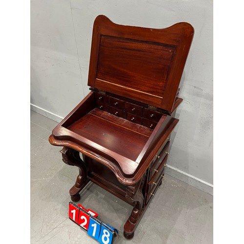 1218 - Victorian style mahogany davenport