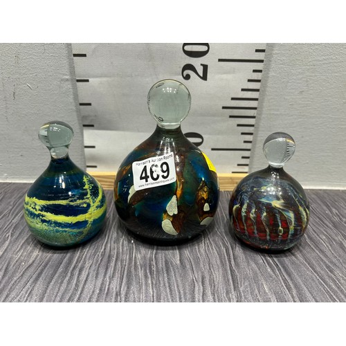 469 - 3 Medina glass paperweights