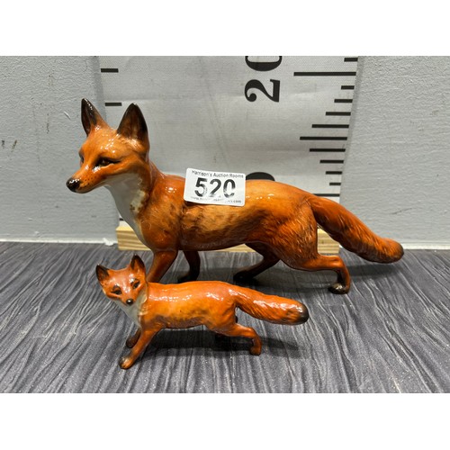 520 - Beswick mother & baby foxes