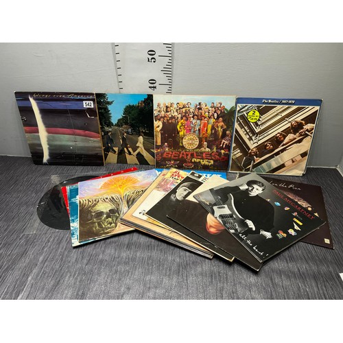 542 - Quantity Beatles LPS Sgt peppers ,Abbey road ,Beatles 67 -70 etc