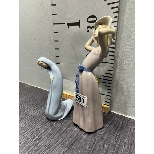 580 - 2 Lladro figures