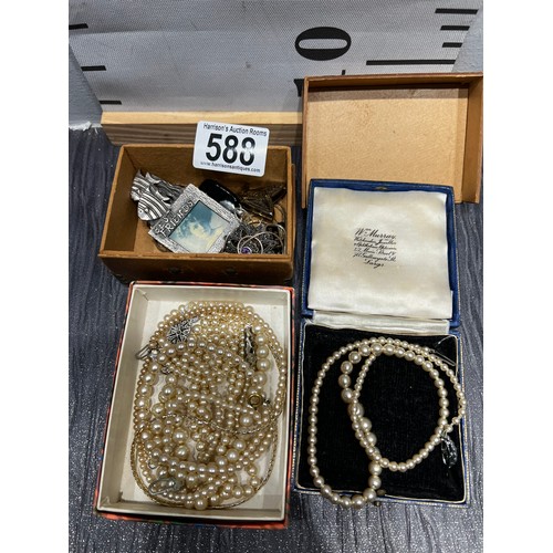 588 - 2 boxes pearl necklaces + box vintage brooches etc