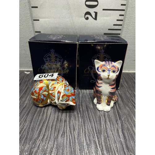 604 - 2 Royal crown Derby paperweights 'cats'boxed