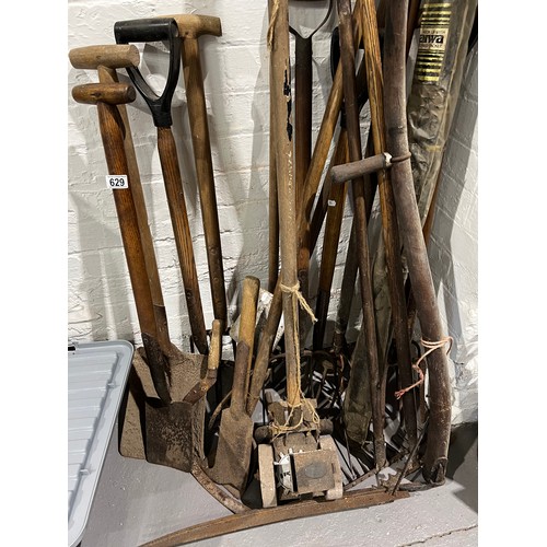 629 - Large quantity Vintage garden tools