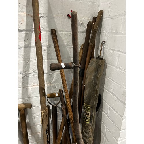 629 - Large quantity Vintage garden tools