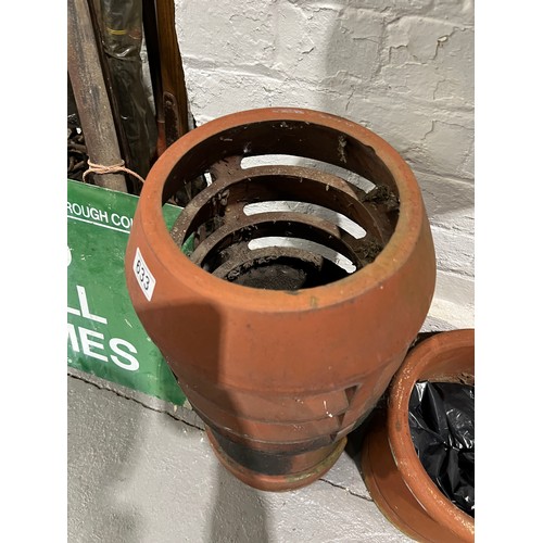 633 - Terracotta Chimney pot