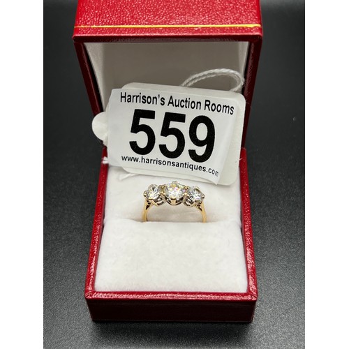 559 - 9ct gold 3 stone dress ring size L 2.4g gross