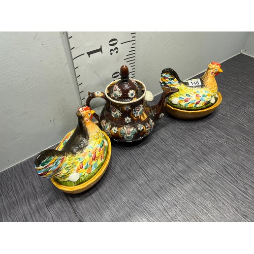 146 - Victorian bargeware tea pot a/f + 2 eggs hens