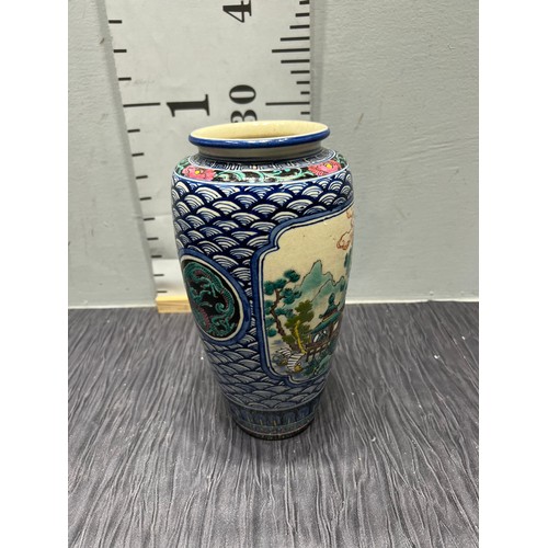 100 - Oriental vase