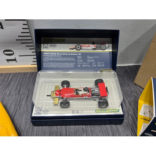 199 - Scalextric legends team lotus graham hill ltd edition boxed 1384/5000 + yellow scalextric