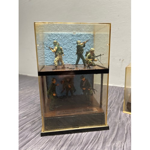 178 - 5 Display boxed with soldiers