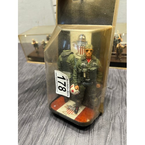 178 - 5 Display boxed with soldiers