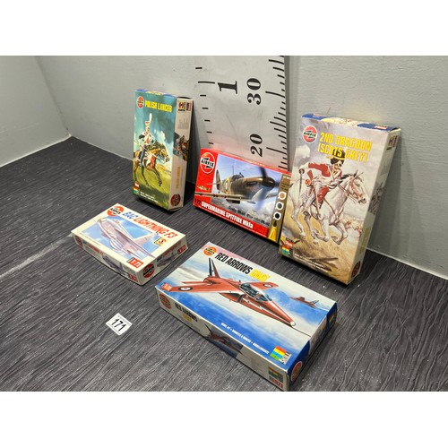 171 - 5 Air fix model kits all boxed 3 planes, 2 figures