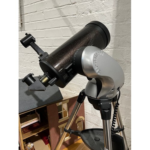 255 - Astronomical telescope on stand stand with instructions