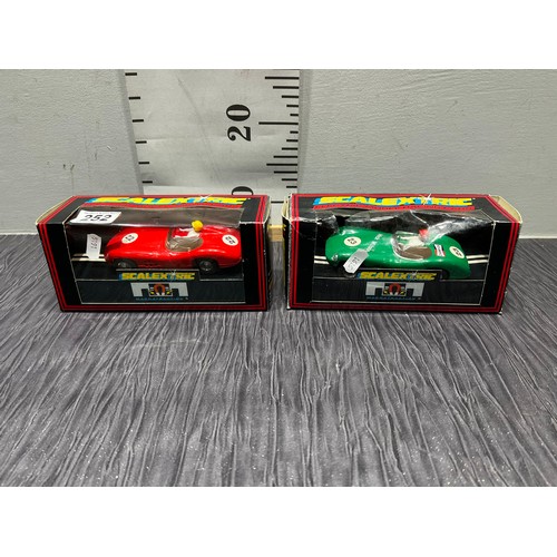 252 - 2 Boxed scalextric cars Aston martin DBR green, Aston martin DBR red