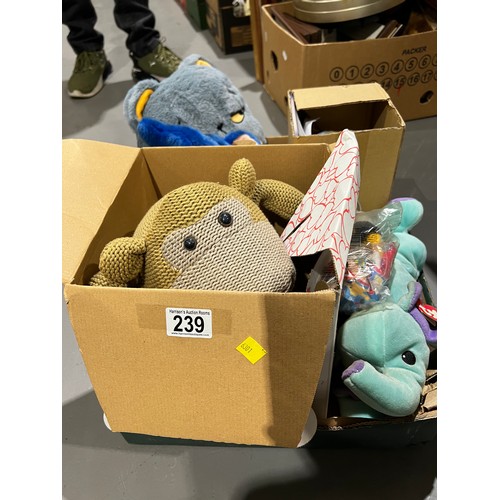 239 - Box cuddly toys