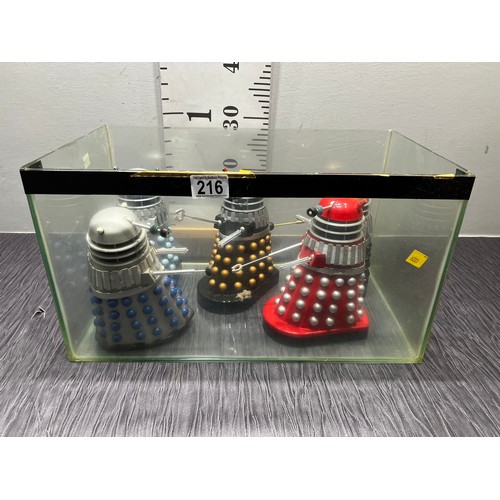 216 - 5 Daleks in glass box