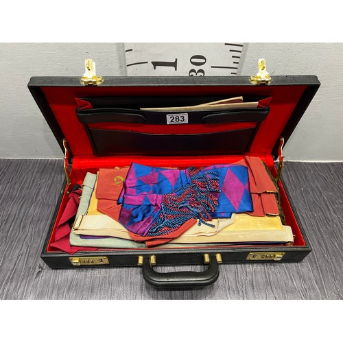 283 - 1936 Freemasons regalia in own case