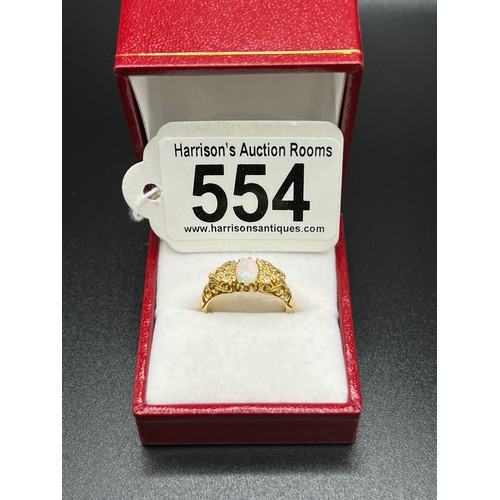 554 - 18ct Gold opal & diamond ring 5.5g gross size M/N