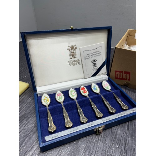 71 - Box kings pattern cutlery